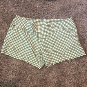 Lacoste green/white gingham shorts. Lacoste size 40.